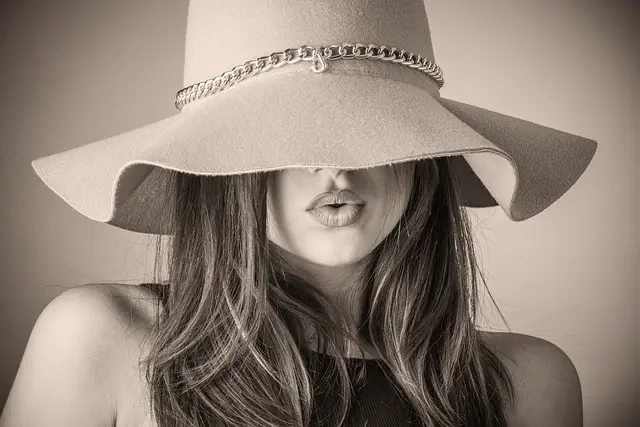 Timeless Elegance: The Persistent Influence of Vintage Style in Modern Fashion